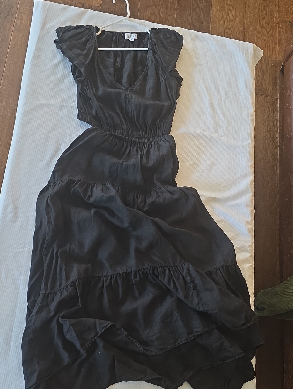 Gorgeous VELVET open back linen midi dress! Xs